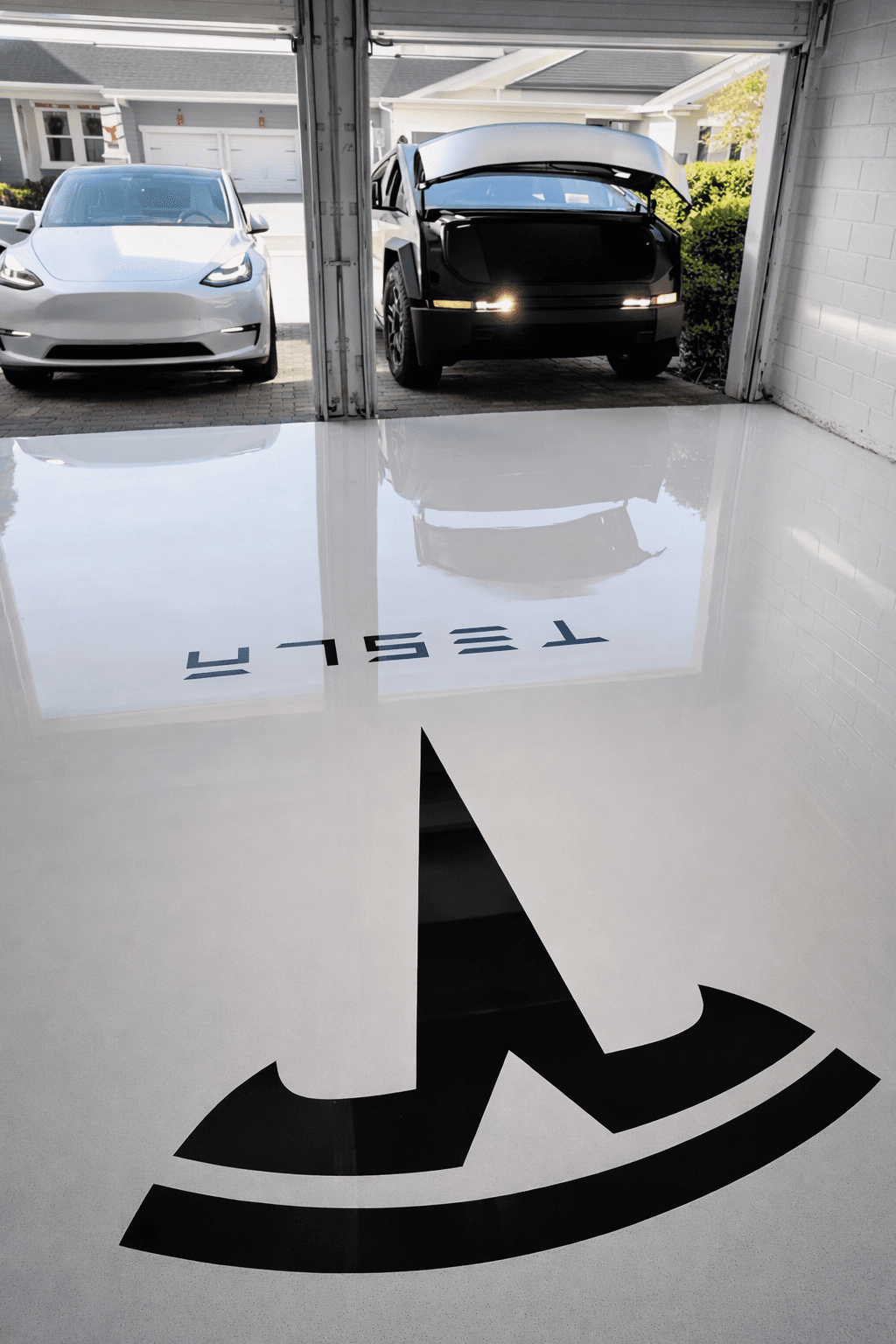 Custom Solids & Logos